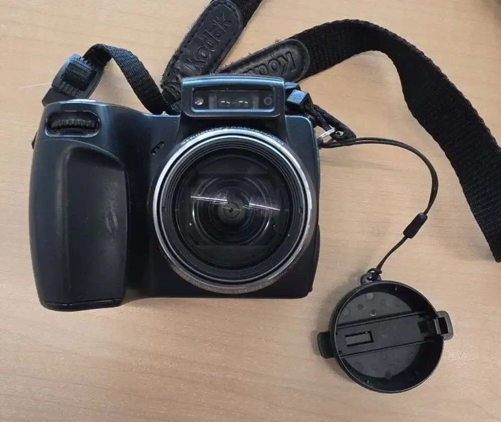 KODAK EasyShare Camera DX7590 5.0 MP With Camera Dock 6000 H24 Not Tested!